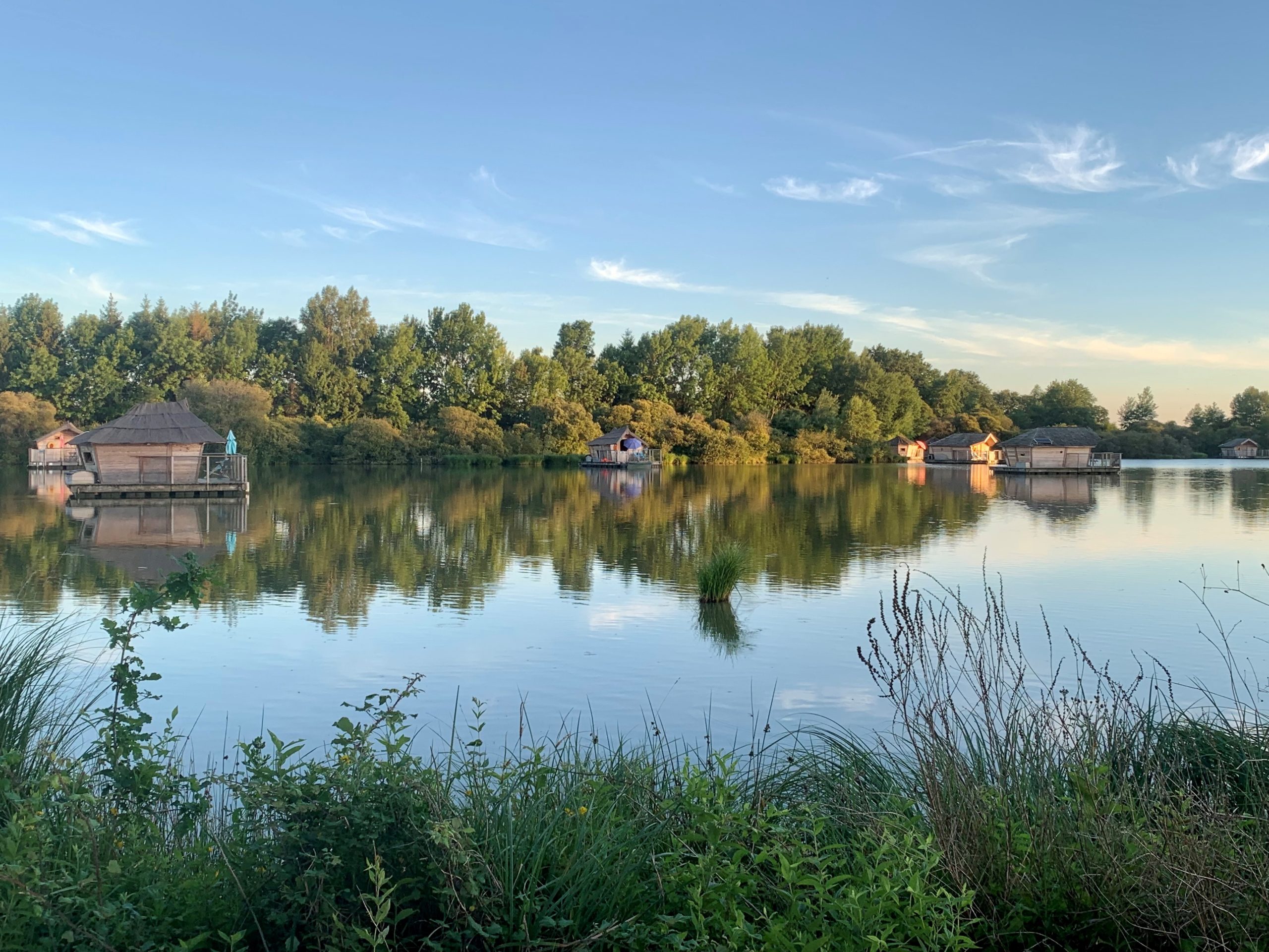 Le Village Flottant de Pressac en Nouvelle-Aquitaine
