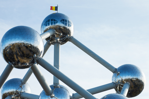 La Belgique - l'Atomium de Bruxelles vue du haut
