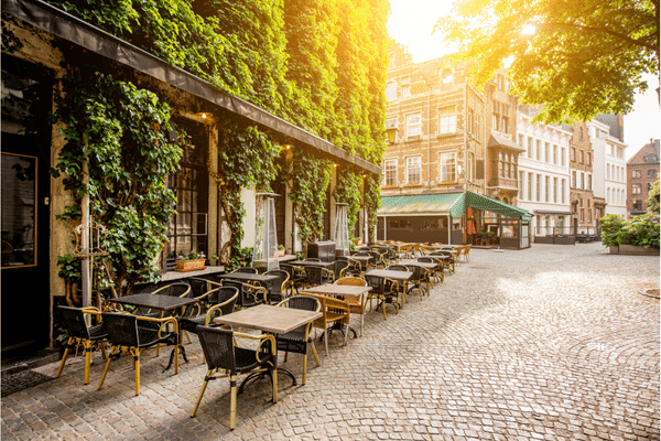 La Belgique - rues de Anvers et ses cafés