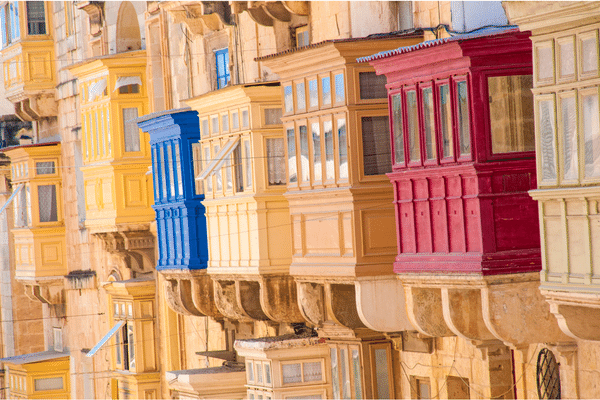 Malte - La Valette façades colorées typiques