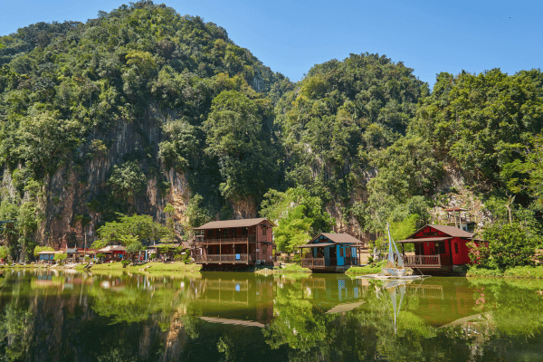 Organisatrice voyage Malaisie - maisons en bois Ipoh Lake, Perak