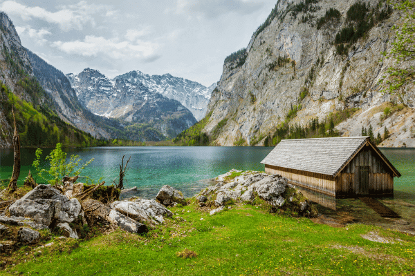 Embarcadère sur le lac Obersee en Allemagne
