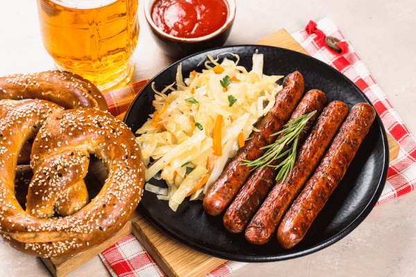 Gastronomie allemande - saucisse, choucroutte, bretzel et bière