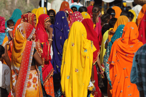 Organisatrice voyage Inde - femmes portant des saris colorés